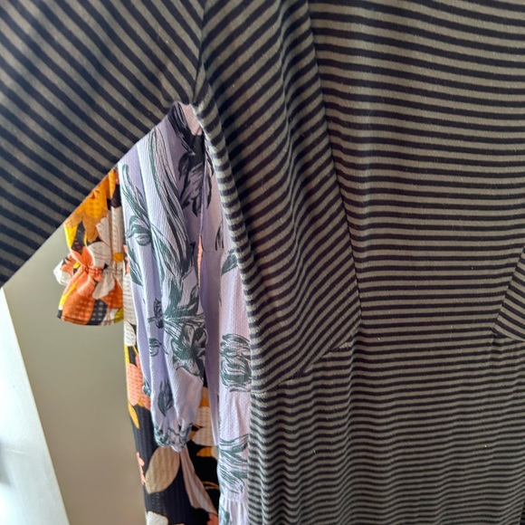 Philosophy midi striped skin hugging dress - Picture 3 of 5